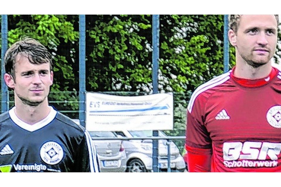 Tim Wilden (links) und Denis Jansen wurde als Torschützenkönig und bester Keeper des EVS-Cups ausgezeichnet. F: Müller