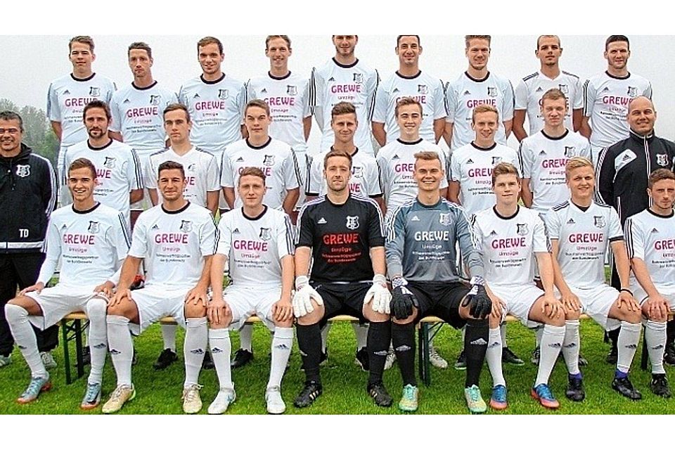 Mit diesem Kader gehen die Fußballer des Eckernförder SV in die neue Landesliga-Saison.