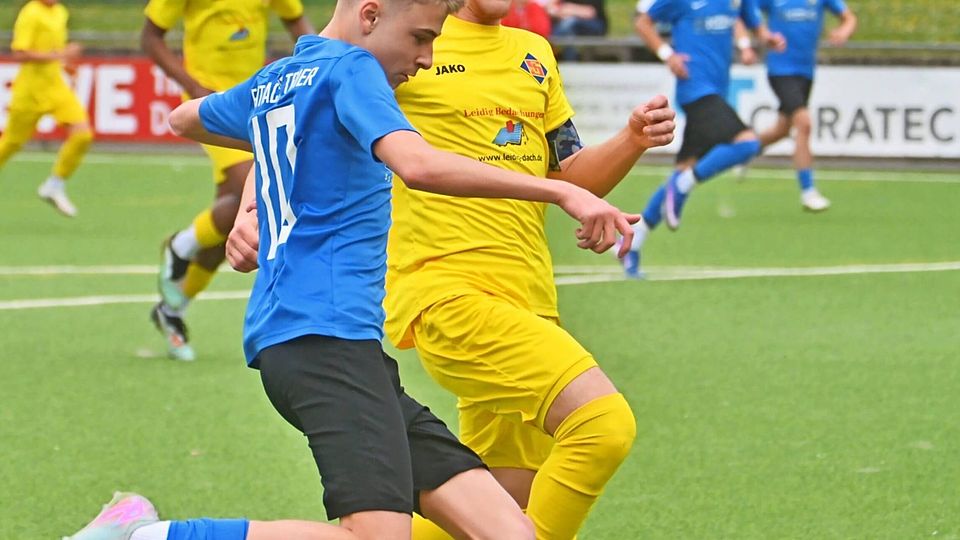 Durchsetzungsfreudig: Natan Zieba (links) erzielte zwei Tore für die U15 von Eintracht Trier.