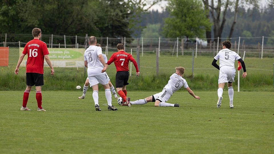 Nach dem direkten Duell kämpfen Otterfing (rot) und Darching im Fernduell um Platz zwei.