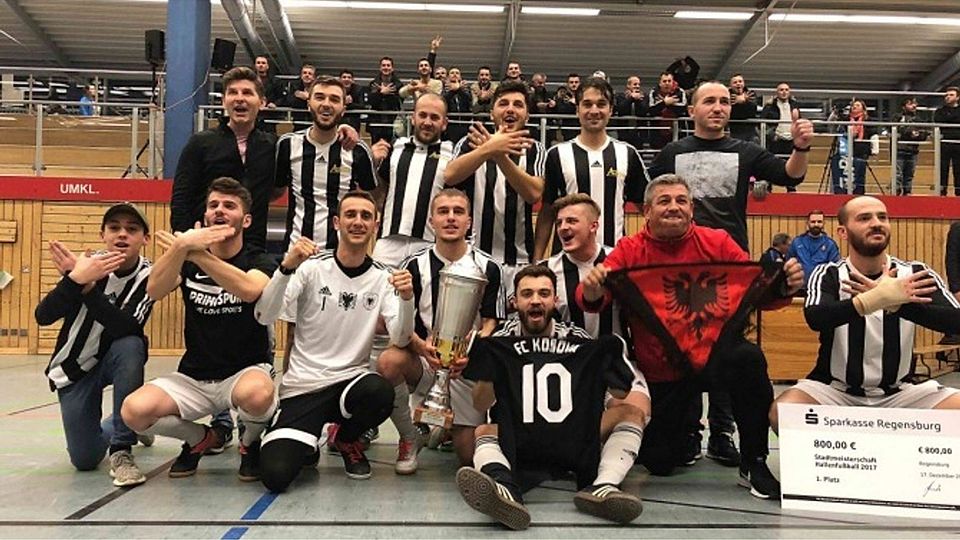 Möchten die Konkurrenz erneut in Schach halten: die Titelverteidiger vom FC Kosova. F: Würthele