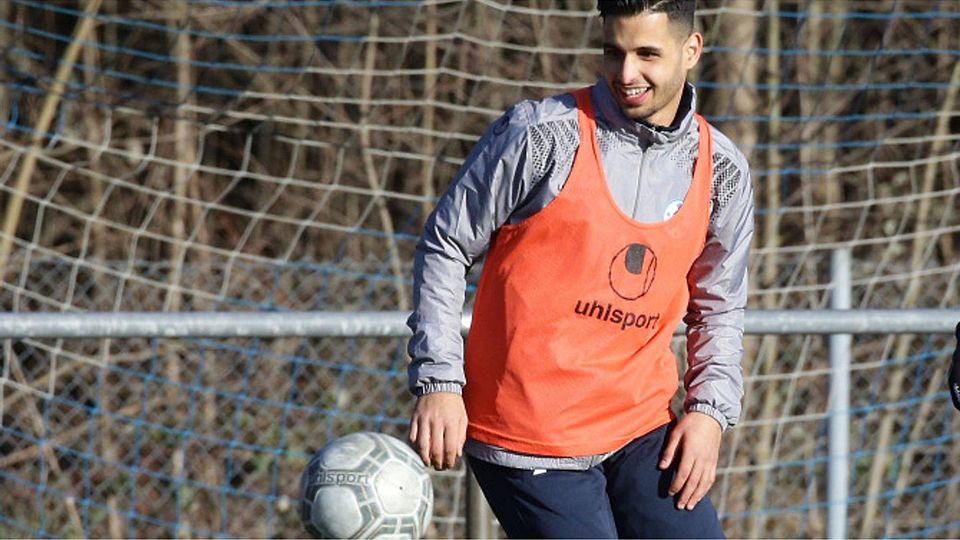 Auch im Training mit Begeisterung bei den Kickers am Ball: Neuzugang Ilias Soultani (li.). Foto: Pressefoto Baumann