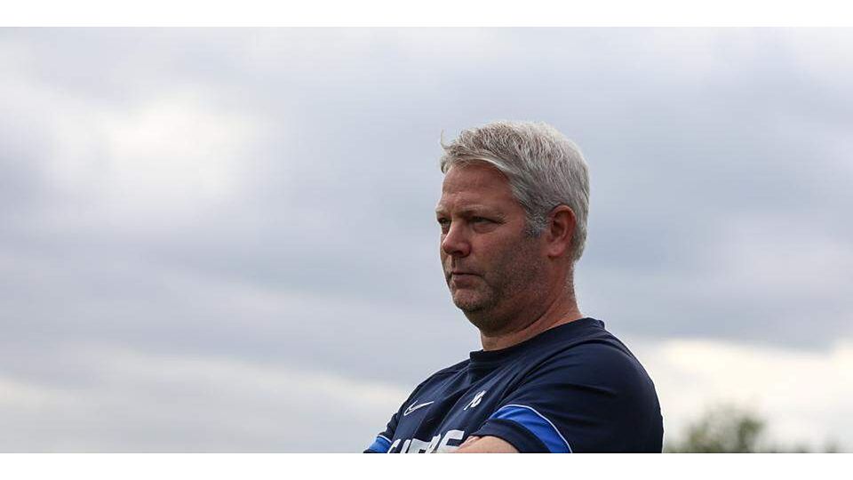  Sieht die nächste Niederlage seines TSV Steinbach II: Trainer Maik Six. (© Björn Franz) 