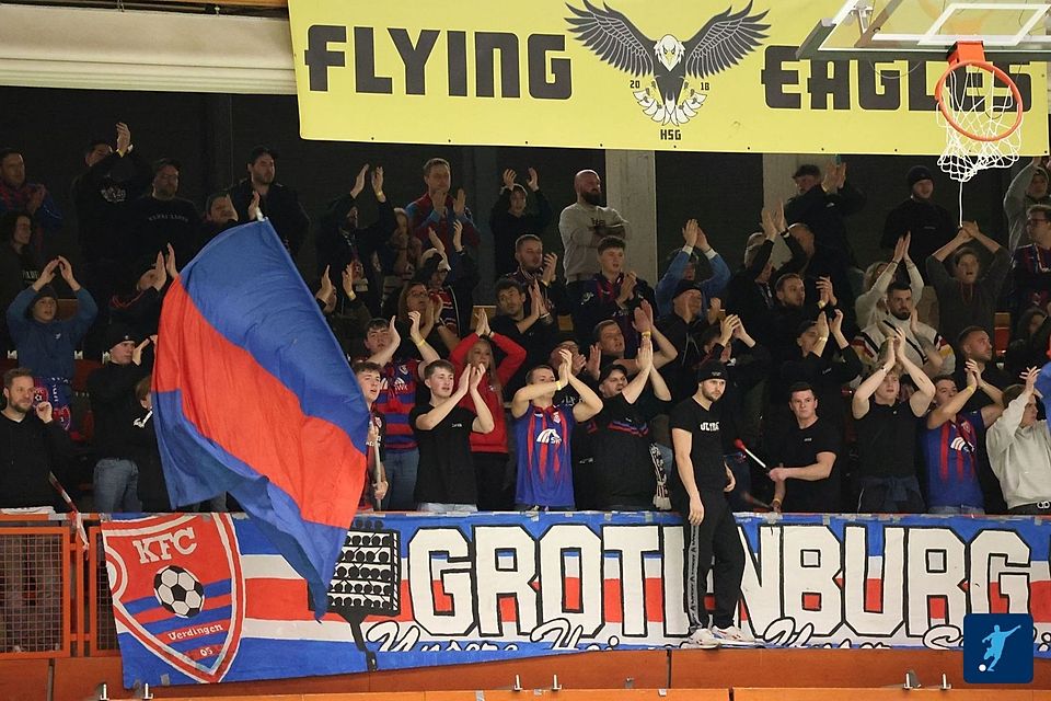 Auch in der Halle gibt es für den KFC Uerdingen Unterstützung. Auch in der Halle gibt es für den KFC Uerdingen Unterstützung.