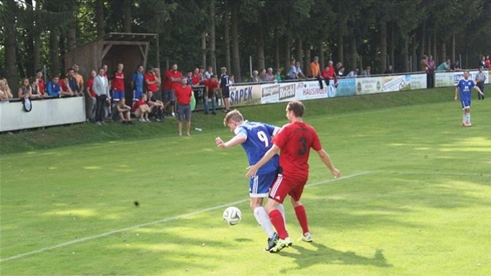 Die Gastgeber (in blau) rannten lange Zeit vergeblich an. ear