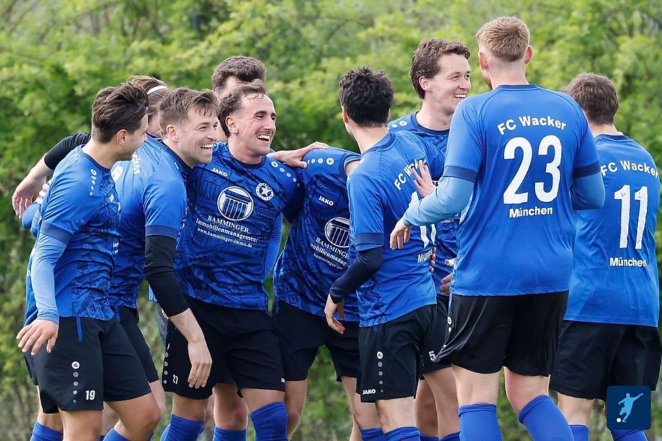 Der FC Wacker München schlägt Forstinning und steht in der nächsten Runde.