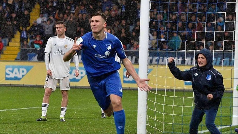 Filip Stojilkovic bejubelt seinen Treffer zum 2:0. F: Lörz