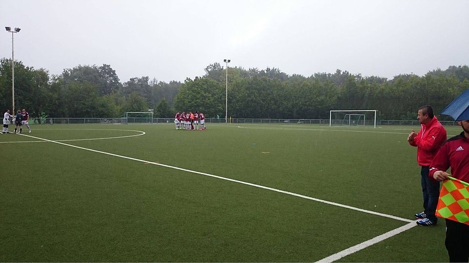 Teamkreis Lessenich und rechts am Bildrand Coach Mutavdzic