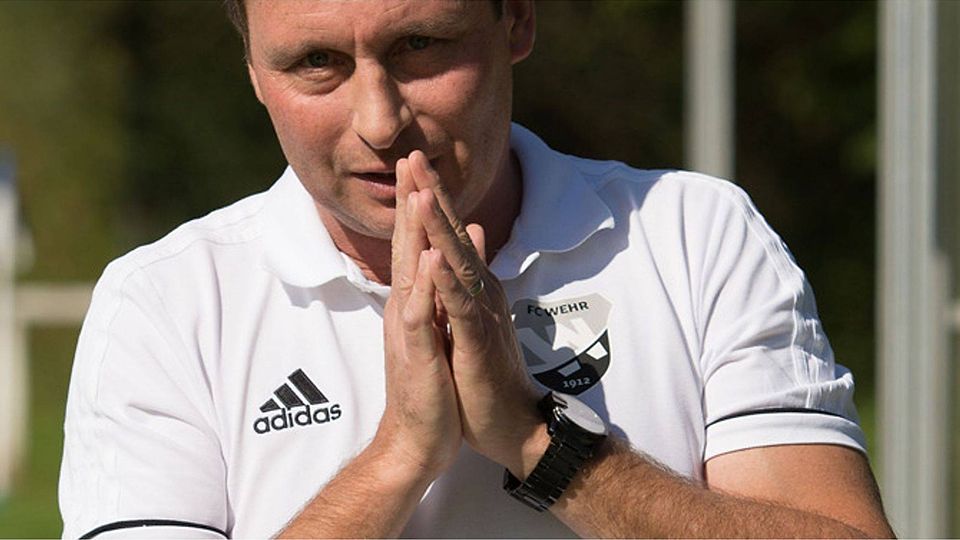 Hilft im Abstiegskampf nur noch beten? Michael Schenker, der zum Saisonende aufhört. | Foto: Norbert Kreienkamp