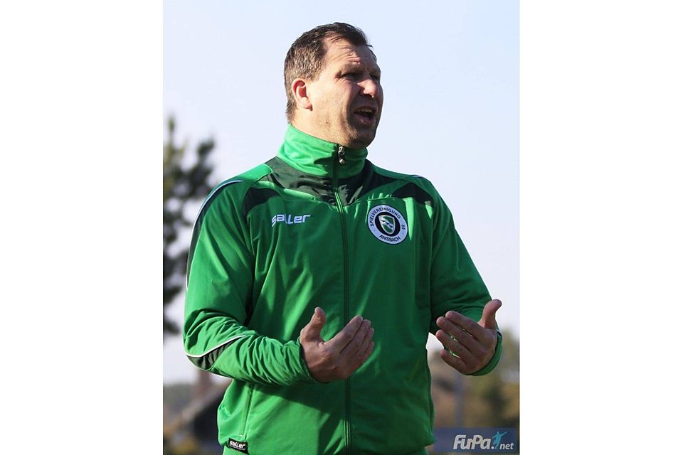 Der neue Coach in Schnepfenreuth: Thomas Foth. F.: Giurdanella