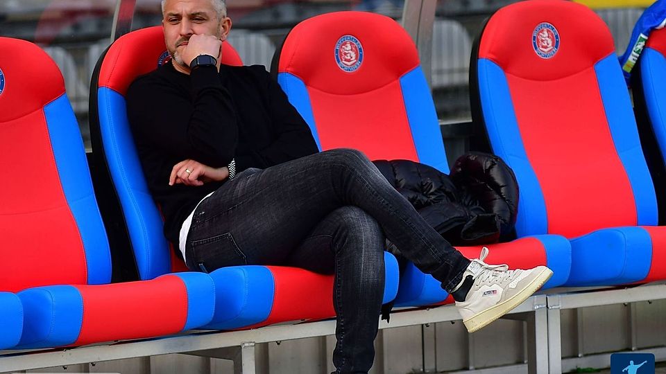 Gaetano Manno lässt sein Amt als Sportlicher Leiter vorerst ruhen.