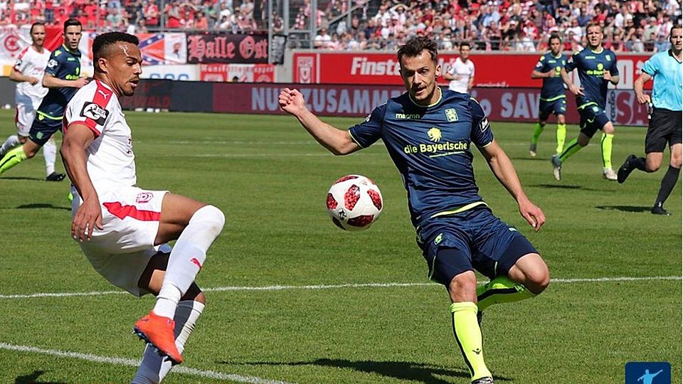 Eric Weeger absolvierte elf Drittliga-Spiele für den TSV 1860 München - u.a. am 20.4.2019 gegen Halle.