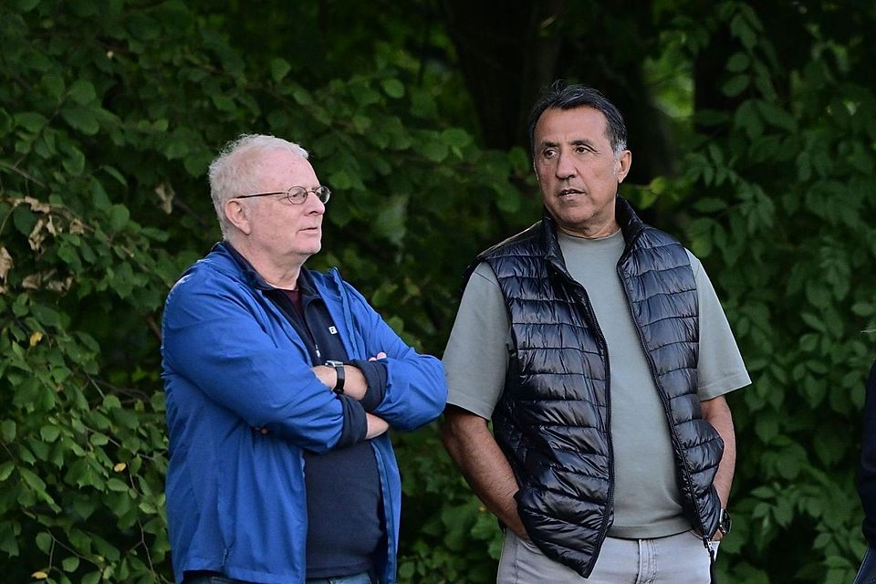 Hertha 03 Präsident Kamy Niroumand (re)