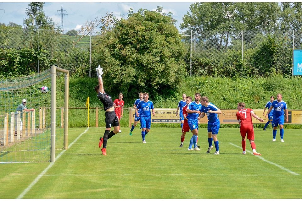 Der Ausgleich zum 1:1 für Sexau durch einen Kopfball von Reger ( Nr.7)