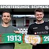 Willkommen daheim: Maxi Hellinger (l.) begrüßt Tim Schels, der wieder zurück beim FC Schwaig ist.
