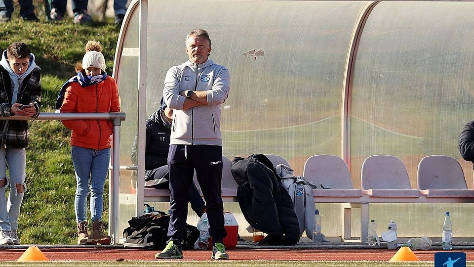 Issels Trainer Stefan Zimmer sah sein Team nicht zum ersten Mal in dieser Saison vom Schiedsrichter benachteiligt.
