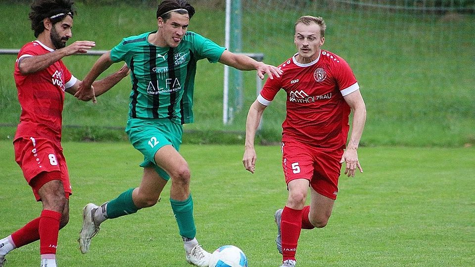 Auch wenn es die kommenden Aufgaben gegen Wernberg und den FC Amberg in sich haben: Der TSV Tännesberg (in rot) will zurück in die Spur.
