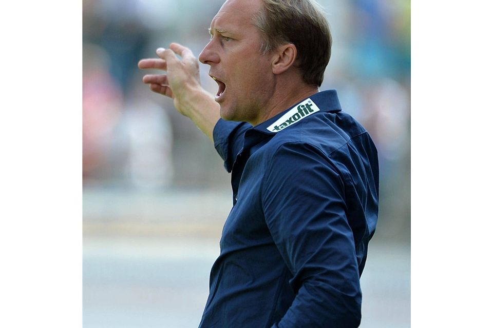 Jürgen Luginger wird in Leverkusen wohl nicht mehr gebraucht. Kommt er zum SSV Jahn?  Foto: Eibner