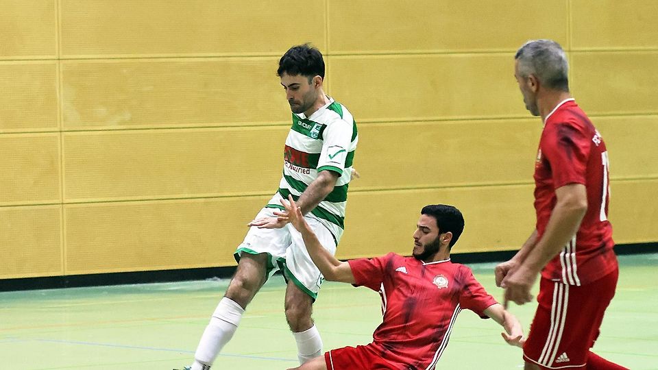 Doppeltorschütze: Erik Martori (l.) besorgte unter anderem die 2:1-Führung, am Ende verloren Neurieds Futsaler 3:4.