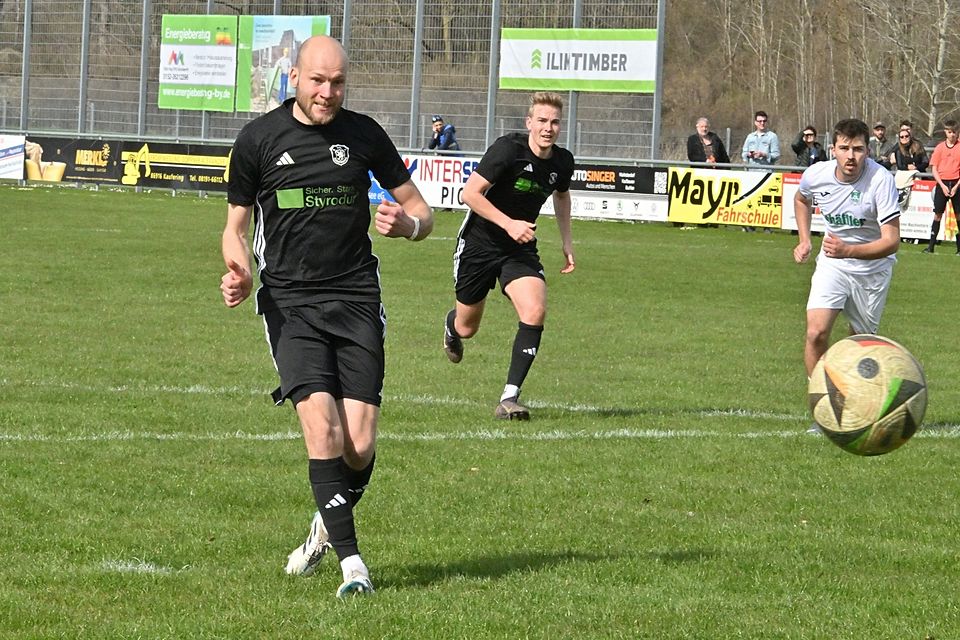 Wenn Flo Bucher zum Elfmeter antritt, scheppert's