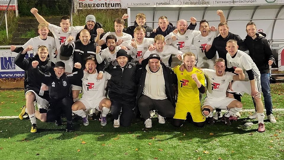 Jubel im Lager des neuen Spitzenreiters TV Bohmte 