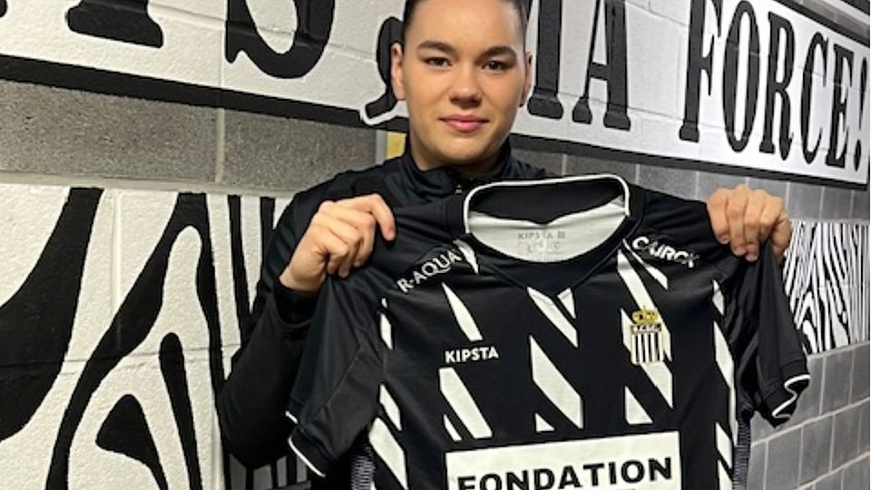 Joy Jung hat in Charleroi unterschrieben
