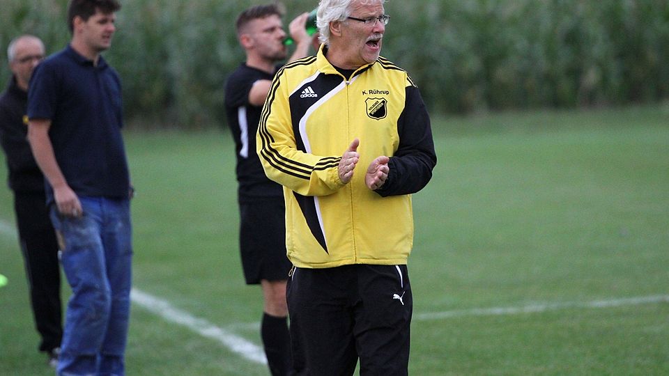 Wird ab sofort nicht mehr den Holsener SV anfeuern: Klaus Rührup trat am Montag von seinem Traineramt beim Aufsteiger zurück.