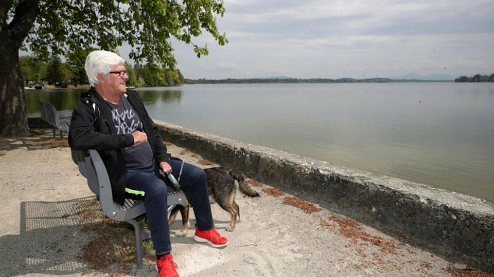Werner Lorant verfolgt am Waginger See immer noch intensiv seinen Ex-Klub TSV 1860 München.