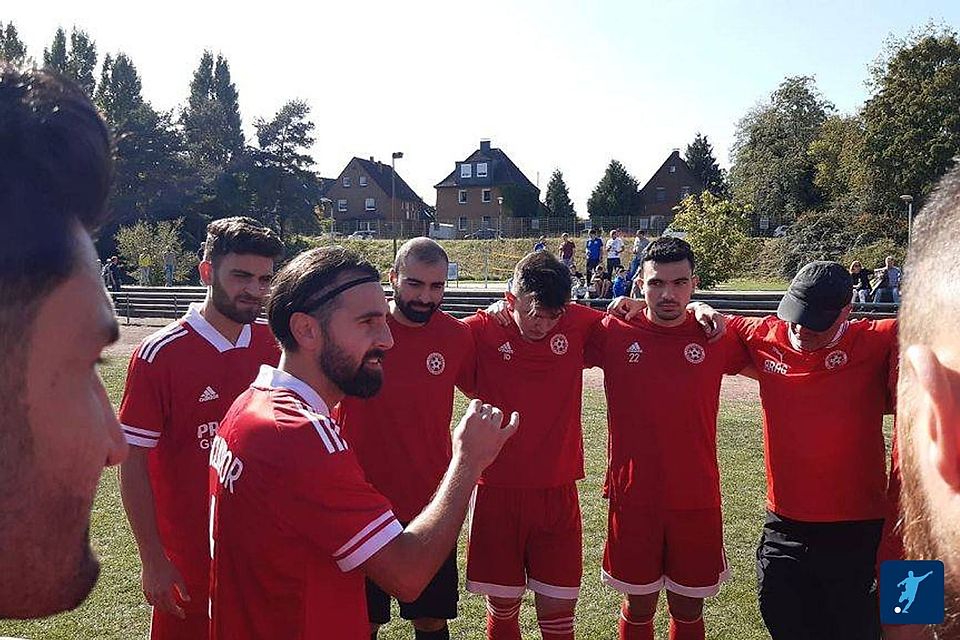 Yakup Köse (in der Mitte) hier noch als Spielertrainer von Genclikspor
