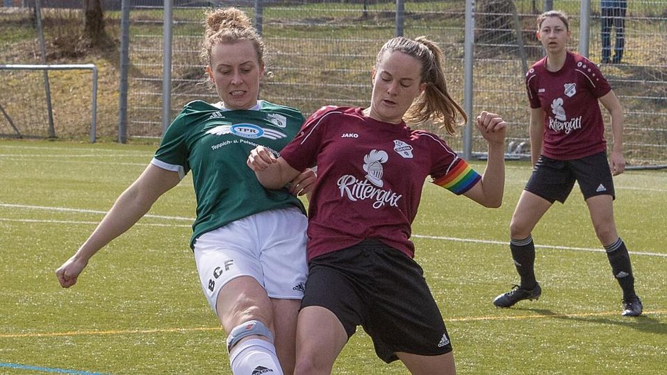 Kapitänin Joana Höhne (re.) führte ihre Mannschaft im letzten Saisonspiel zu einem Unentschieden.