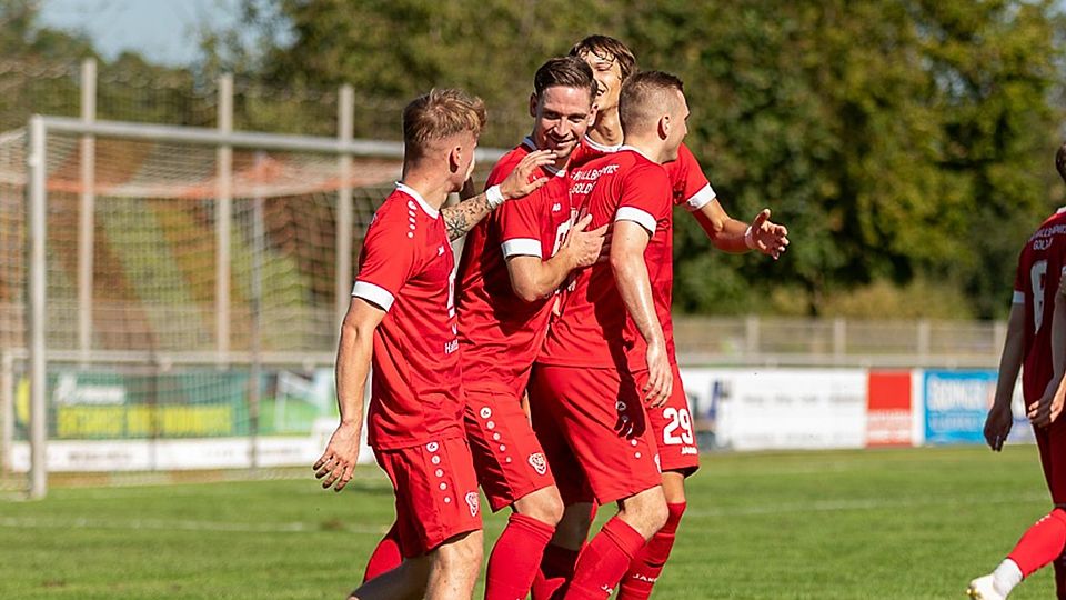 Nach 13 Spielen steht der VfB Hallbergmoos durch den Sieg bei 22 Zählern.