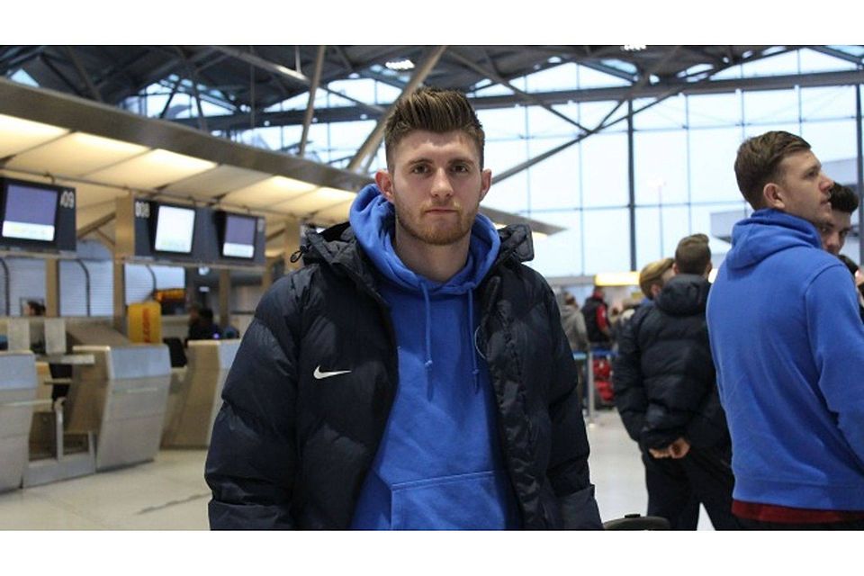 WSV-Neuzugang Sascha Schünemann am Köln-Bonner Flughafen. Foto: Jochen Classen WSV-Neuzugang Sascha Schünemann am Köln-Bonner Flughafen. Foto: Jochen Classen