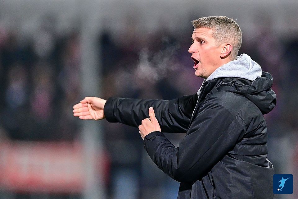 Er sollte eine neue Ära einleiten, nun wird sich Lars Bender nach nur eineinhalb Jahren beim SV Wacker Burghausen schon wieder verabschieden.