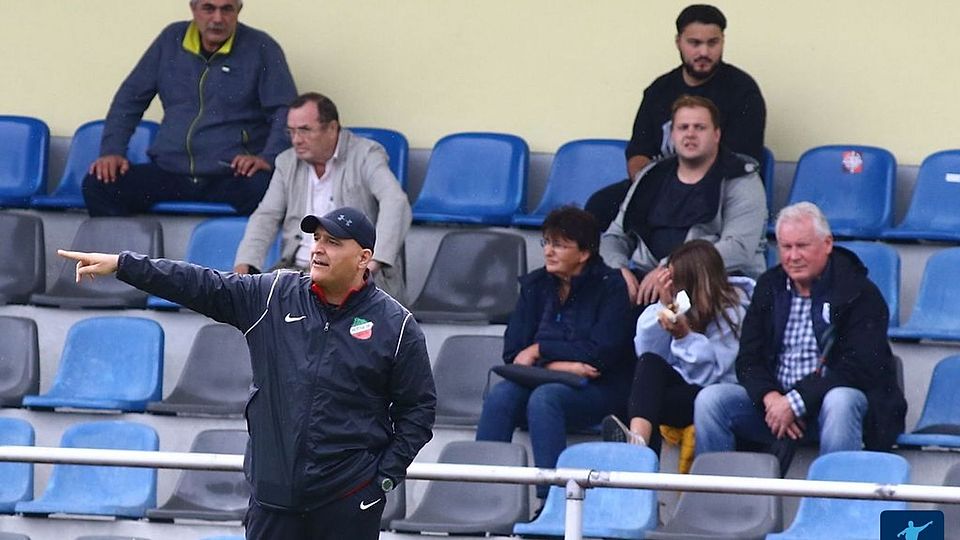 Volkan Uluc gibt den Spielern von CFC Hertha 06 keine Anweisungen mehr.