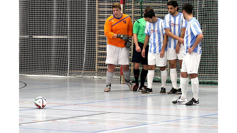 Wollen den Ball nicht durchlassen: Die Bretzenheimer um Keeper Benjamin Groß, Taner Köken (fehlt Sonntag), Ahmet Kaya und Dogukan Tasyürek (von links)	Foto: Mario Luge