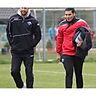 Im engen Austausch: Michel Kniat, Trainer der U21 des SC Paderborn 07, und Daniel Jara Corina haben die vergangene Spielzeit in der Oberliga analysiert. F: Heinemann