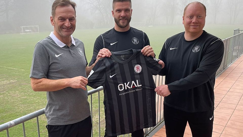 Freuen sich über die Vertragsverlängerung: v.l.n.r.: Jörg Müller (sportlicher Leiter), Tobias Damm (Cheftrainer), Sebastian Busch (Co-Trainer).