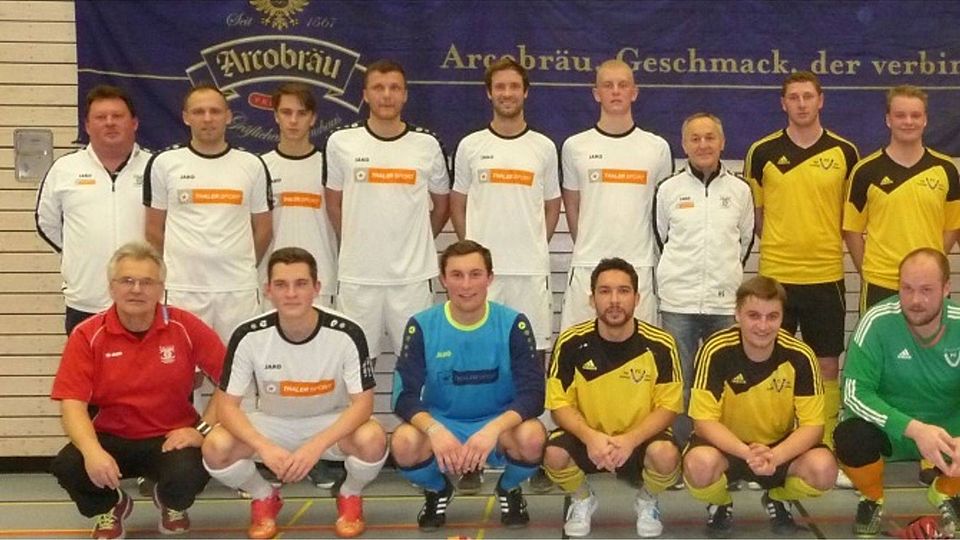 Die SpVgg GW Deggendorf (in weiß) fordert am Samstag den FC Reichstorf zum Finale um den niederbayerischen Futsal-Titel.