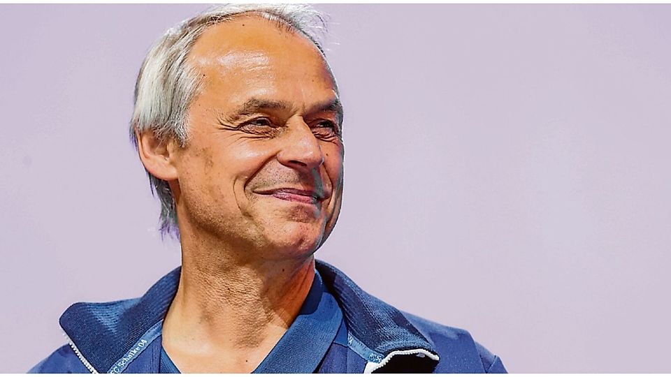 Repräsentant beim FC Schalke 04: Ex-Profi Olaf Thon – hier vor einigen Tagen bei der Mitgliederversammlung des Vereins.