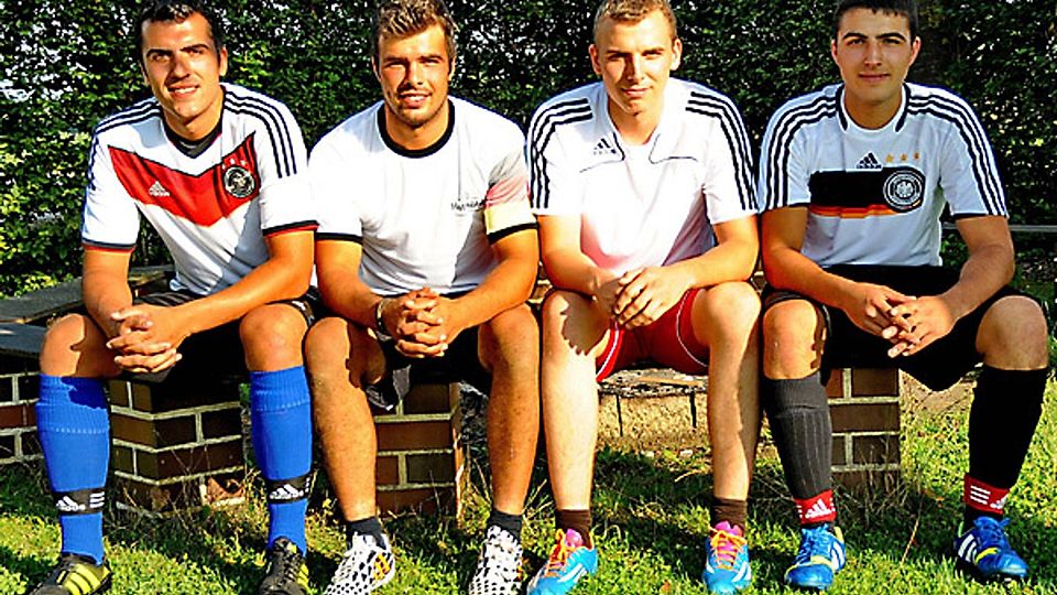 Gemeinsam in der 1. Mannschaft des TSV Lichtenau auflaufen: Dieses große Ziel haben sich die Brüder (von links) Andreas, Sebastian, Matthias und Markus Wild gesteckt.  Foto: Roland Geier