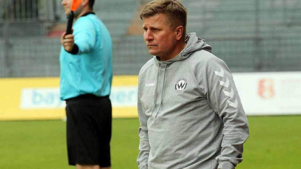 Wolfgang Schellenberg war in Deutschland zuletzt für Wacker Burghausen tätig und unterstützt jetzt  Ex-Löwe Peter Pacult als Co-Trainer bei Austria Klagenfurt.