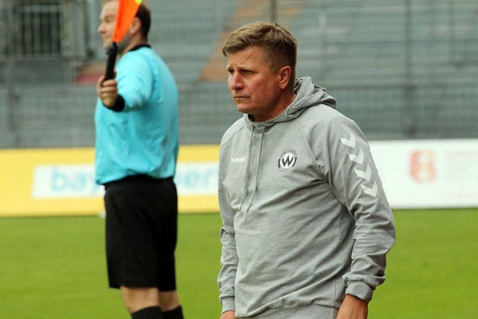 Wolfgang Schellenberg war in Deutschland zuletzt für Wacker Burghausen tätig und unterstützt jetzt  Ex-Löwe Peter Pacult als Co-Trainer bei Austria Klagenfurt.