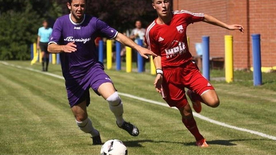 Die SG Post Kagers (links) prüft am Samstag Spitzenreiter SpVgg GW Deggendorf, während die SpVgg Niederalteich in Perkam die Wende einleiten will. F: Siering