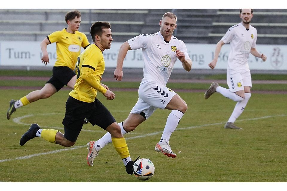 Aktuell unaufhaltsam: Der SE Freising um Florian Huber (am Ball) hat einen Lauf.