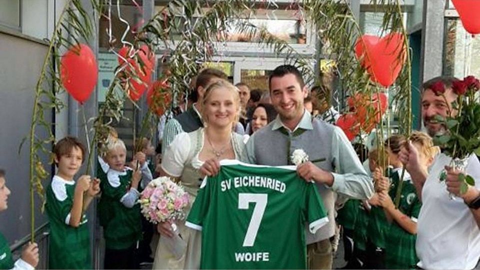Der nächste Volltreffer für "Woife" Föhringer  vom SV Eichenried. Er hat seiner Ina am Donnerstag das Ja-Wort gegeben. Foto: sve