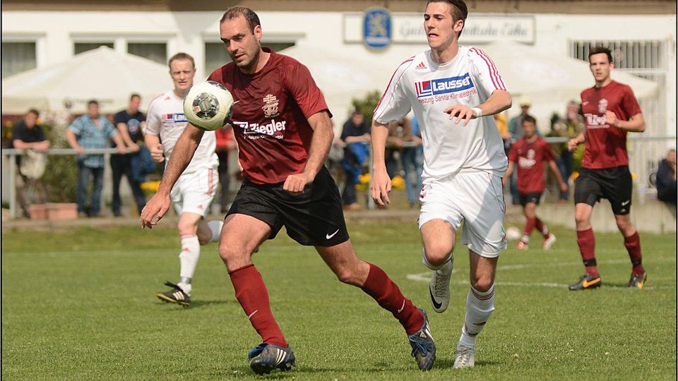 F: Schneider Bis zum letzten Spieltag werden Regenstaufs Spielertrainer Matthias Eglseder und seine Spieler um den Ligaverbleib kämpfen.