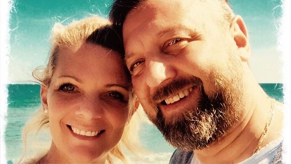 Christian Bauer, der Trainer des SC München II, machte seiner Freundin einen Heiratsantrag im voll besetzten Wiesn-Zelt. Privat