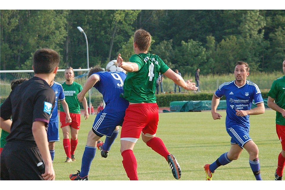 Der ATSV Kelheim behielt im ersten Vergleich mit dem TSV Langquaid die Oberhand.  Fotos: Rutrecht