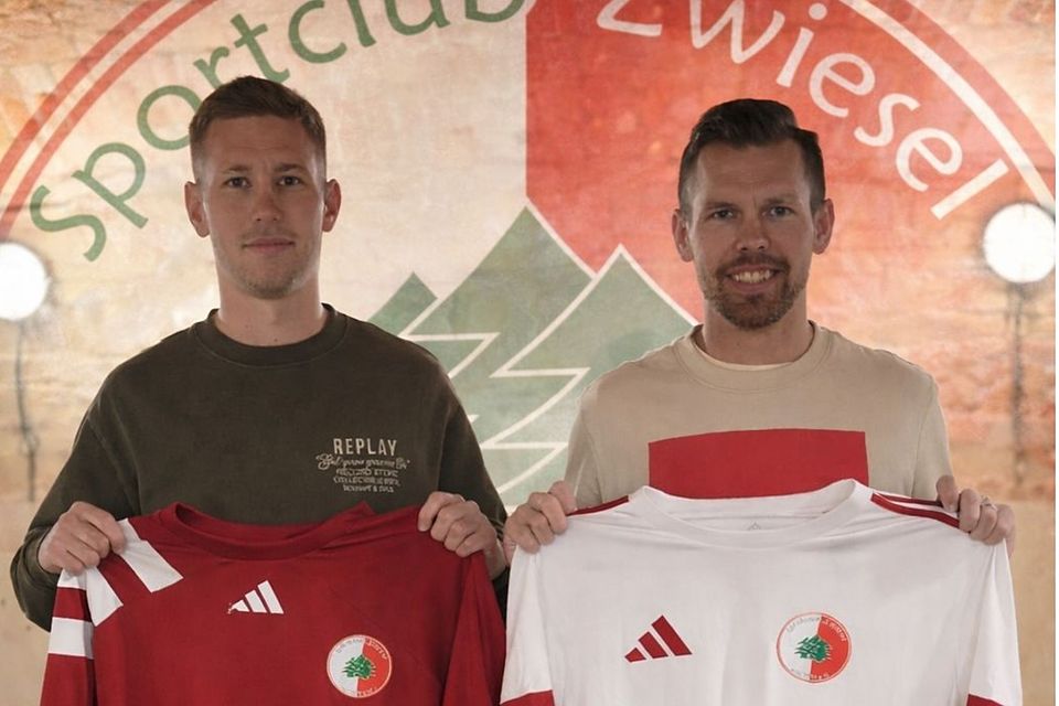 Lukas (li.) und Jakub Necas laufen künftig für den SC Zwiesel auf 