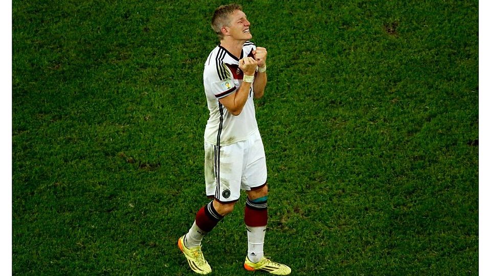 Nach dem gewonnenen WM-Finale flossen bei Schweinsteiger die Freudentränen. F: Images